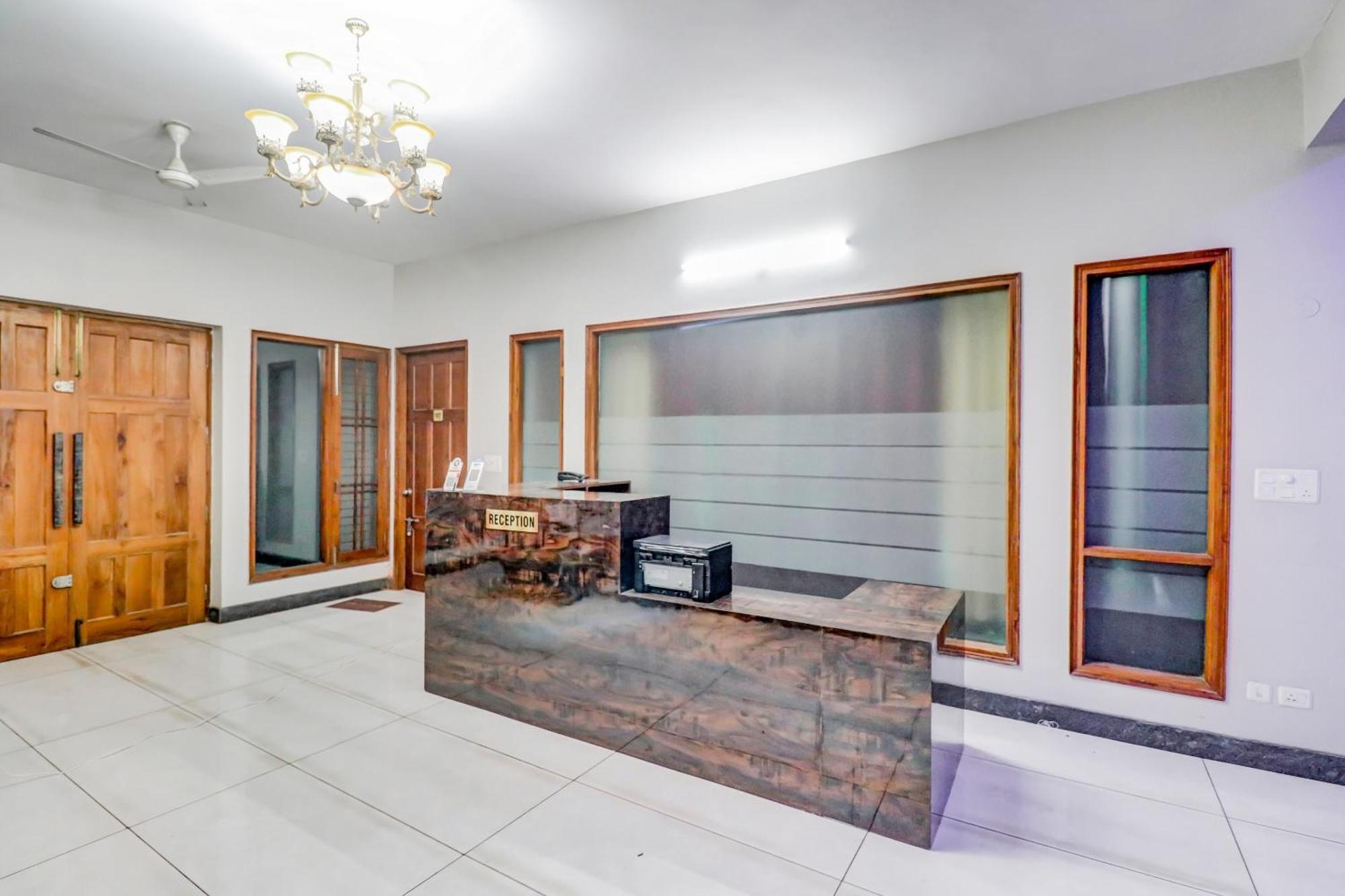 Hotel O Tokyo Chinhat Екстер'єр фото